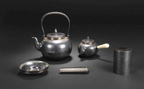 茶、牛奶或汽水會腐蝕不銹鋼帶制品，這是真的嗎？